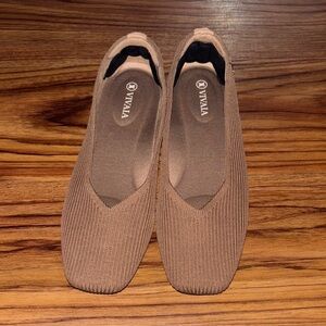 Vivaia Square Toe Flats